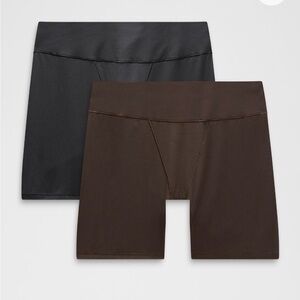 Women’s lululemon under ease high rise shortie